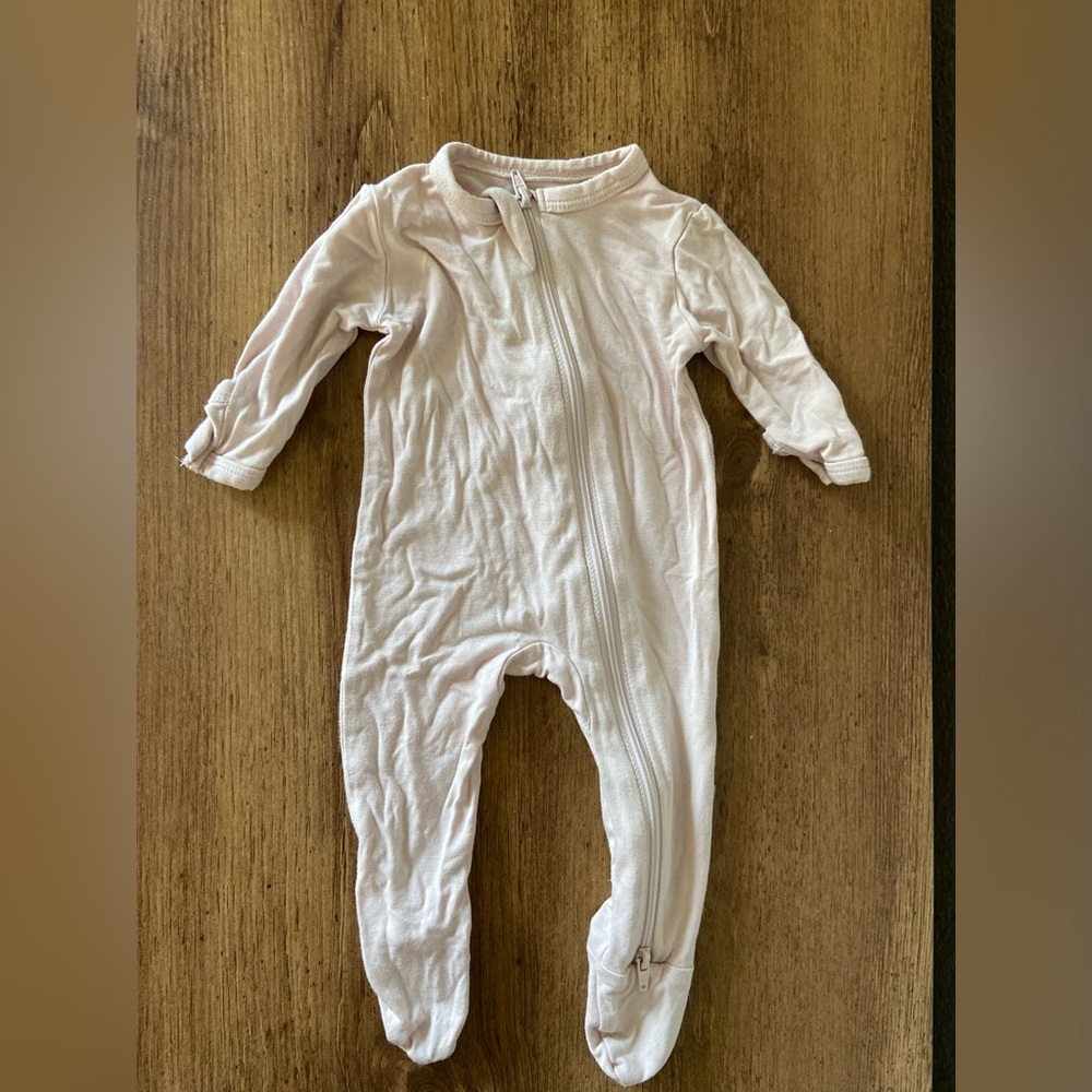 Kyte baby zippered footie blush